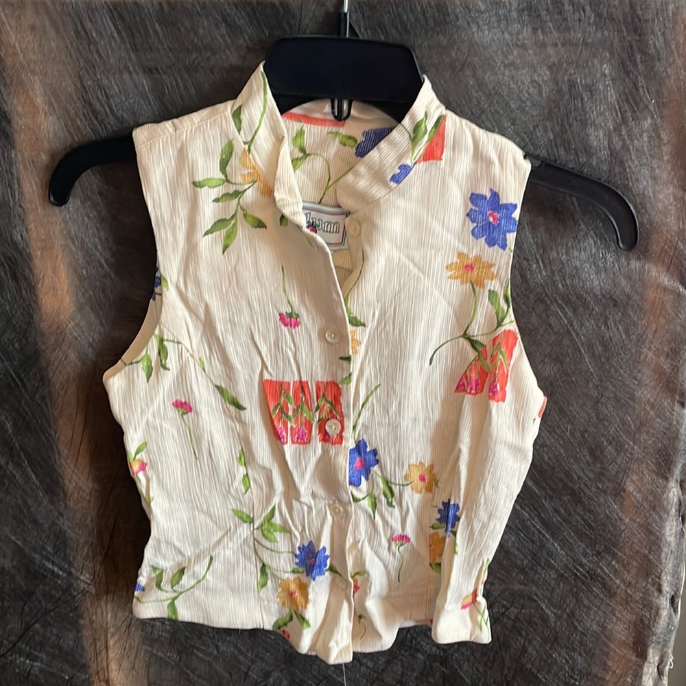 Plum floral sleeveless blouse size 14